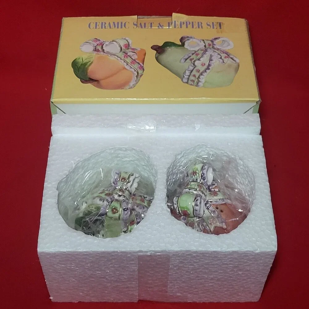 Ceramic Salt and Pepper Shakers Set Fruit Pear Peach Wrapped in Bow Floral Ribbo